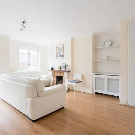 Airy And Light 2bd Flat In * Dublin