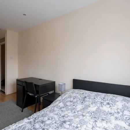 Airy And Light 2bd Flat In Daire